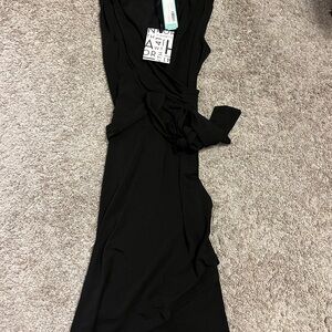 41 Hawthorn Classic Black Dress